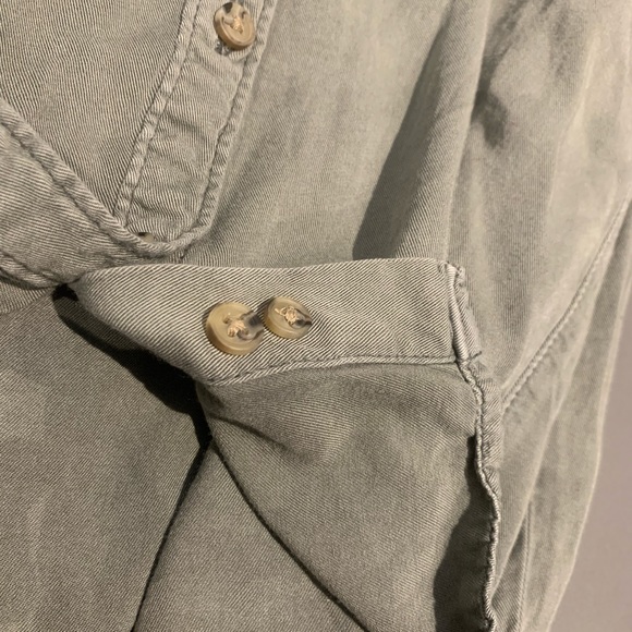 American Eagle Outfitters Shirt - Picture 4 of 5